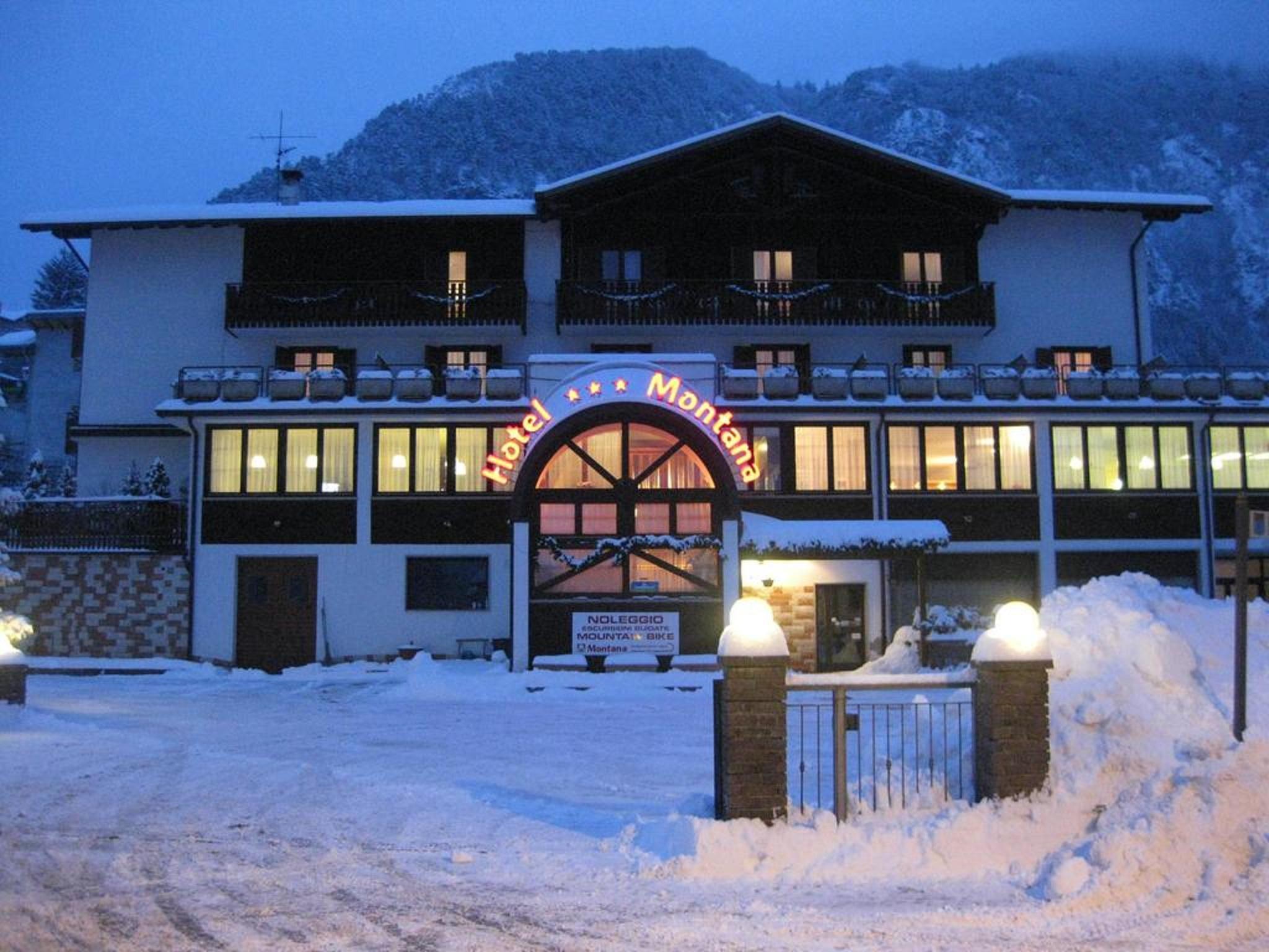 Hotel & Residence Montana Fai della Paganella Ngoại thất bức ảnh
