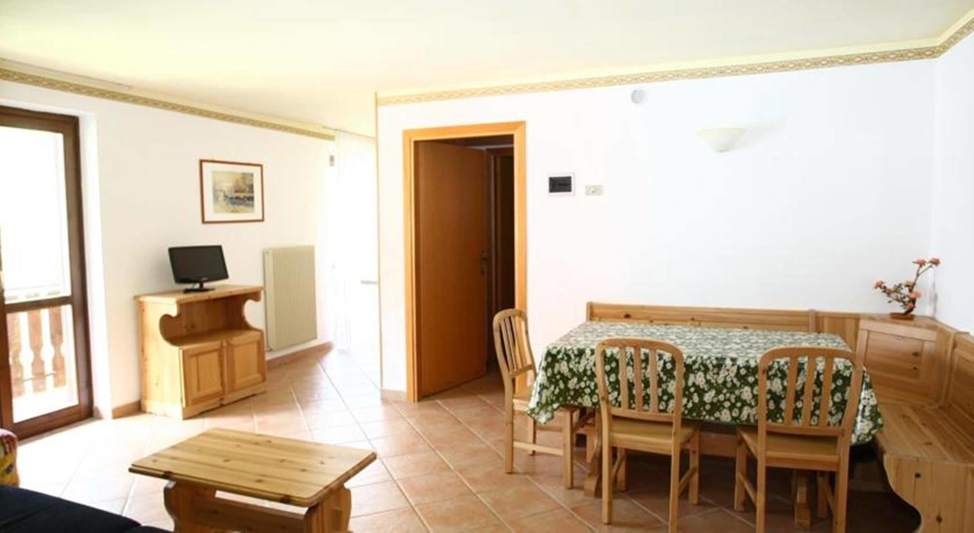 Hotel & Residence Montana Fai della Paganella Ngoại thất bức ảnh